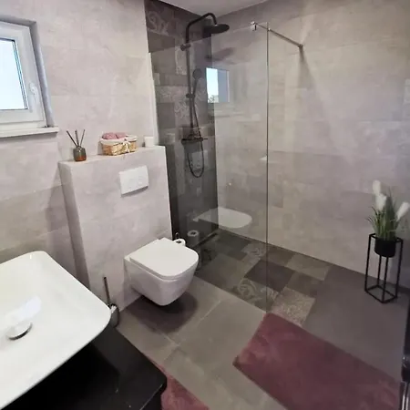 Villa Viktoria With Private Pool, Barbecue, Gym, Children's Playground *