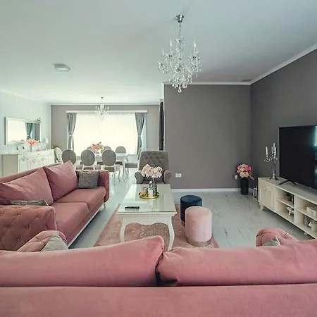 Viktoria With Private Pool, Barbecue, Gym, Children's Playground Villa