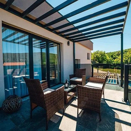 Viktoria With Private Pool, Barbecue, Gym, Children's Playground Villa *