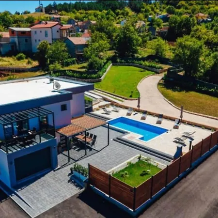 Viktoria With Private Pool, Barbecue, Gym, Children's Playground Krivodol