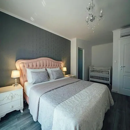 Viktoria With Private Pool, Barbecue, Gym, Children's Playground Krivodol