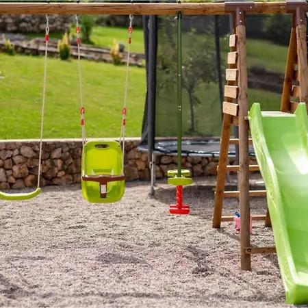 Viktoria With Private Pool, Barbecue, Gym, Children's Playground Vila Krivodol