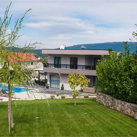Villa Viktoria With Private Pool, Barbecue, Gym, Children's Playground Krivodol