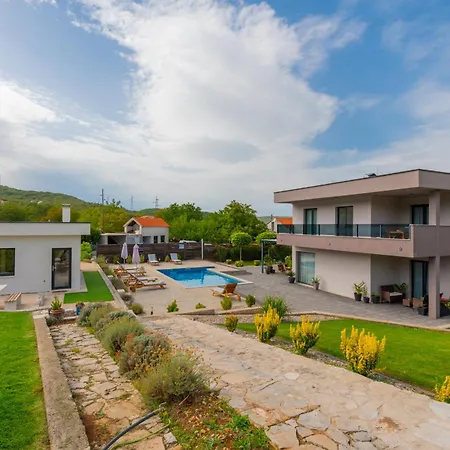 Vila Viktoria With Private Pool, Barbecue, Gym, Children's Playground *