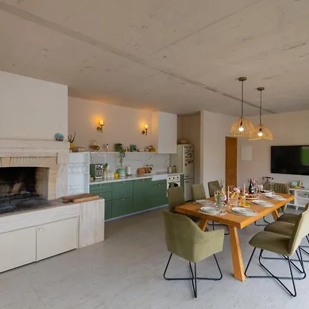 Viktoria With Private Pool, Barbecue, Gym, Children's Playground