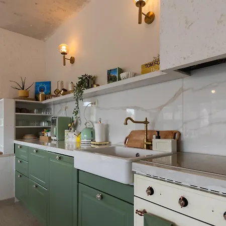 Viktoria With Private Pool, Barbecue, Gym, Children's Playground