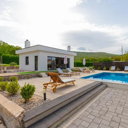 Vila Viktoria With Private Pool, Barbecue, Gym, Children's Playground *