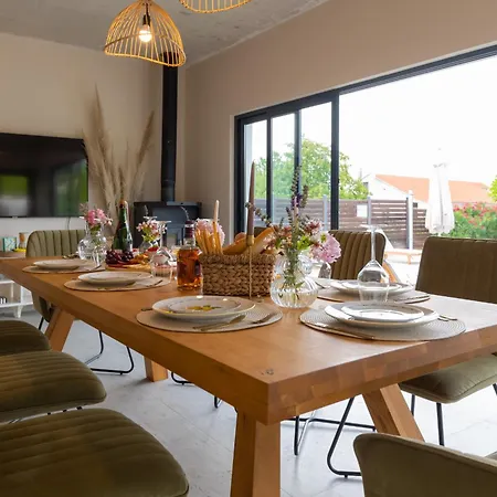 Viktoria With Private Pool, Barbecue, Gym, Children's Playground Vila Krivodol