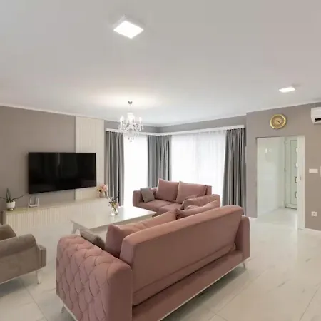 Viktoria With Private Pool, Barbecue, Gym, Children's Playground * Krivodol