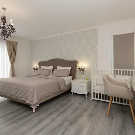 Vila Viktoria With Private Pool, Barbecue, Gym, Children's Playground