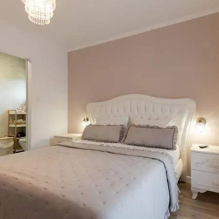 Vila Viktoria With Private Pool, Barbecue, Gym, Children's Playground