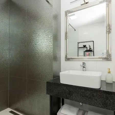 Vila Viktoria With Private Pool, Barbecue, Gym, Children's Playground