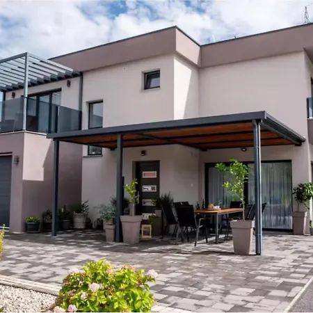 Viktoria With Private Pool, Barbecue, Gym, Children's Playground